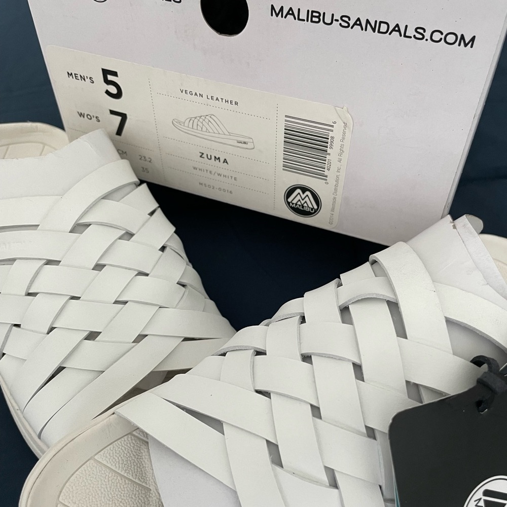 Brand new Malibu sandals size 7, great for feet and super comfy